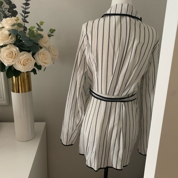 Sheer belted blazer - Picture 7 of 7